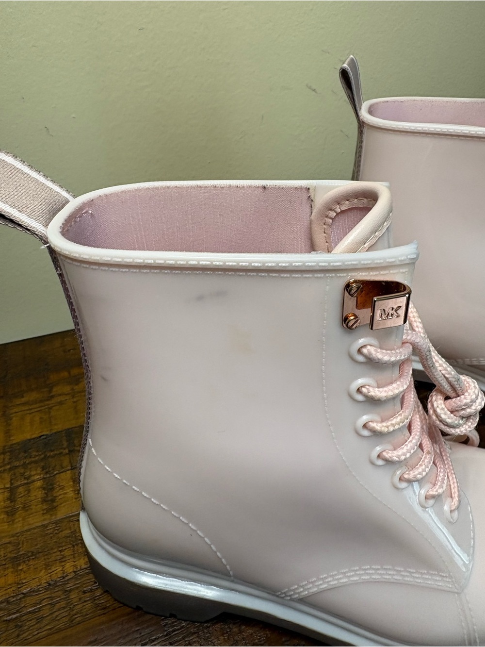 Michael Kors Tavie Women’s Size 7 Soft Pink Rain Booties - Picture 4 of 13
